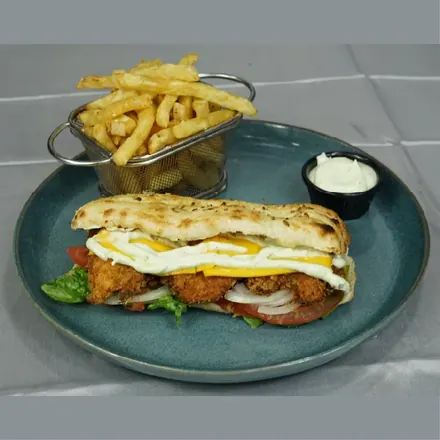 Sandwich Chicken Crispy — Food Basilic Casablanca