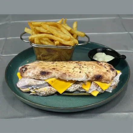 Sandwich Suprême de Poulet — Food Basilic Casablanca
